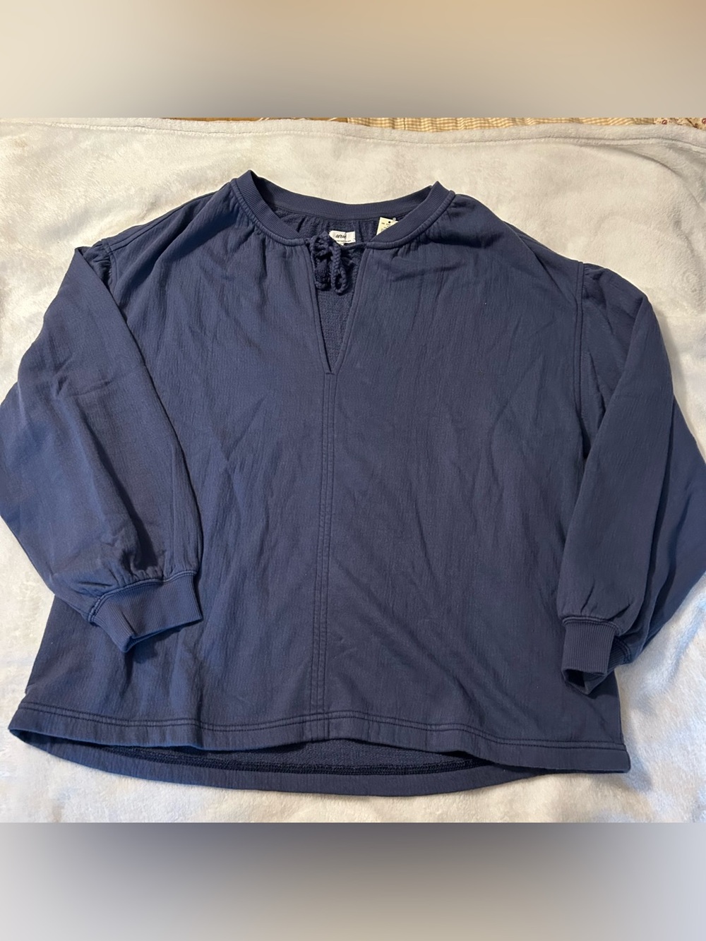 New Aerie navy oversized v neck sweatshirt with braided tie strings size medium